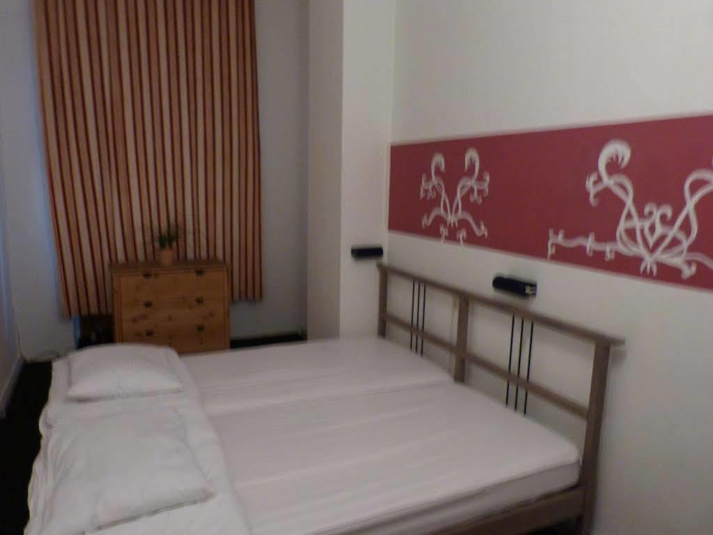 Corner Hostel Berlin Prenzlauer Berg Экстерьер фото