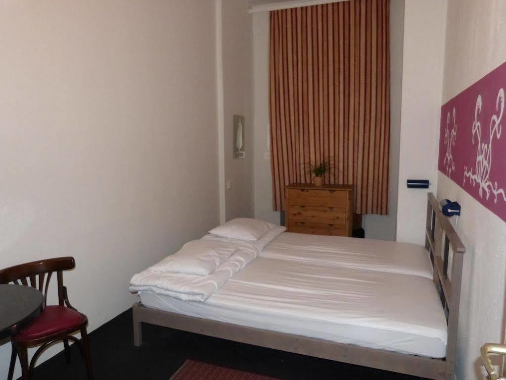 Corner Hostel Berlin Prenzlauer Berg Экстерьер фото